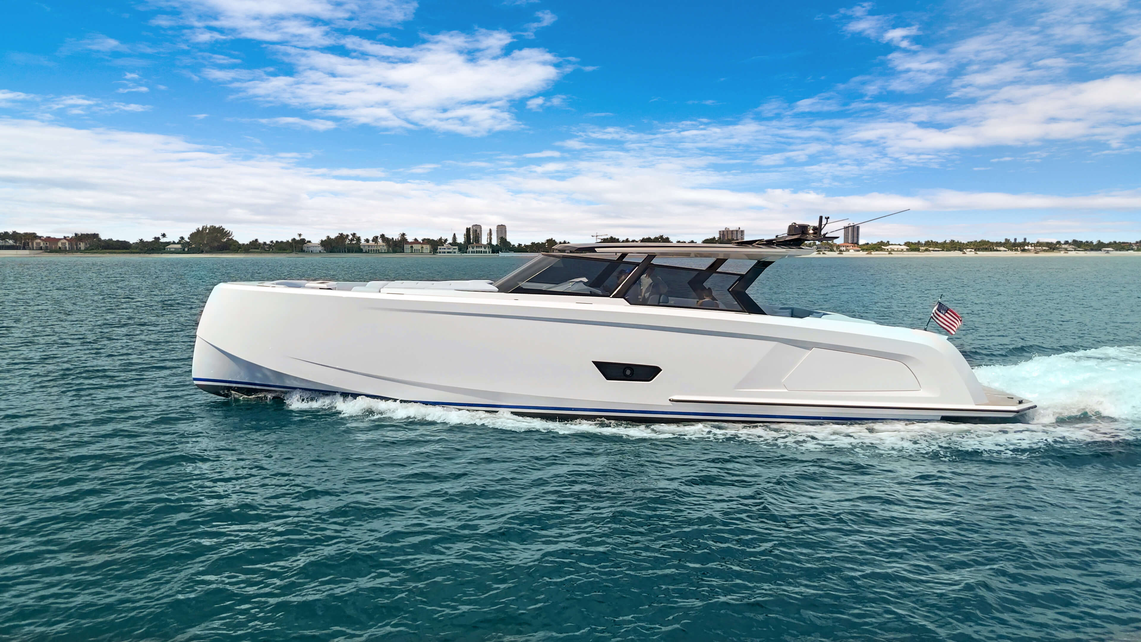 Yacht Photo 3